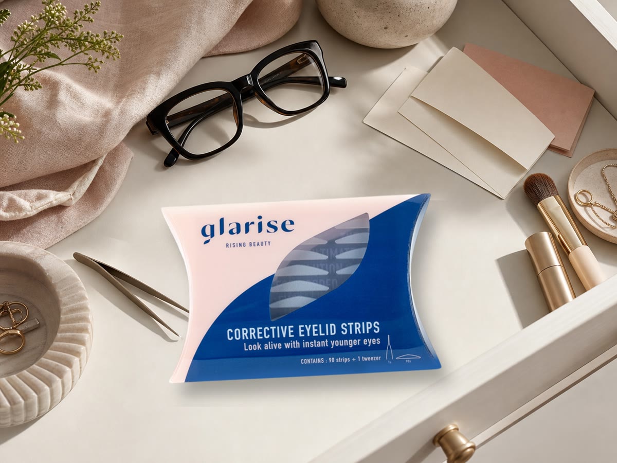 GLARISE corrective eyelid strips in a beauty drawer